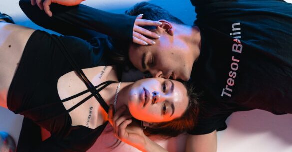 découvrez les dernières tendances des tatouages réalistes : des designs captivants, des techniques innovantes et des inspirations uniques pour sublimer votre peau. explorez l'art du tatouage avec des modèles authentiques et des styles variés qui reflètent votre personnalité.