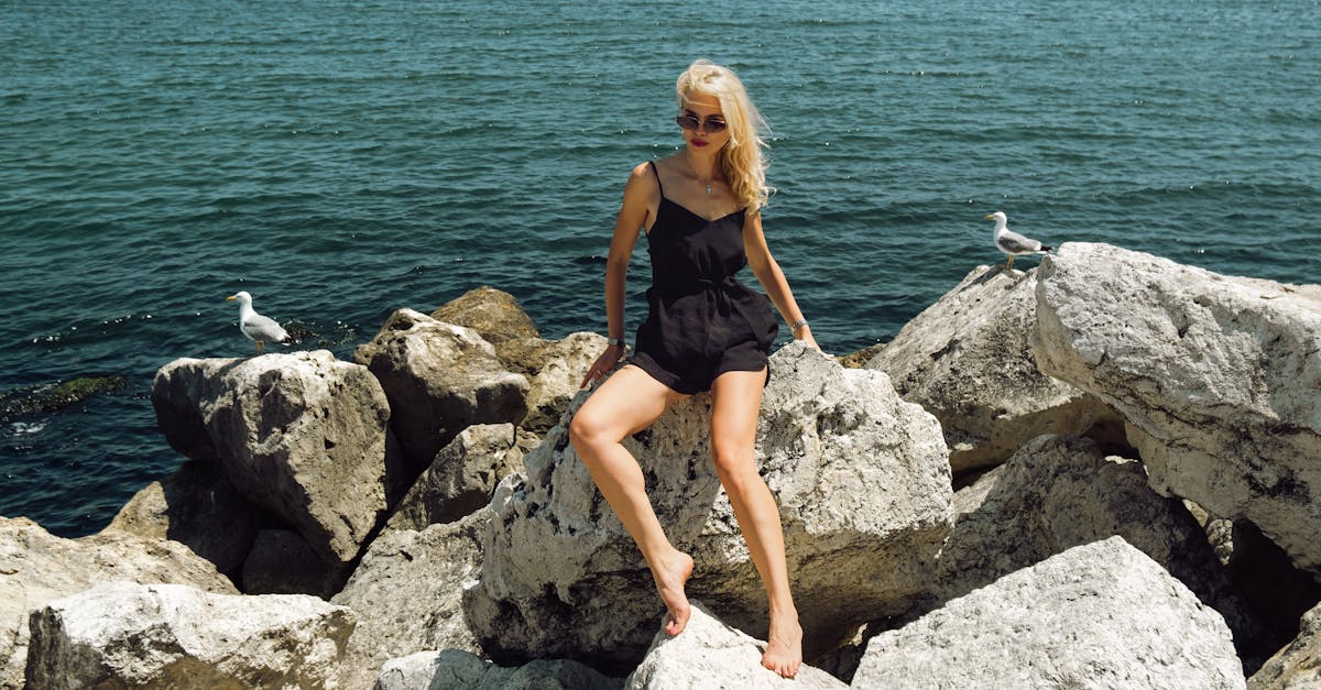 protégez votre peau des rayons uv nocifs avec notre sélection de crèmes solaires. découvrez des formules adaptées à tous les types de peau, offrant une protection optimale tout en nourrissant votre épiderme. profitez du soleil en toute sécurité!