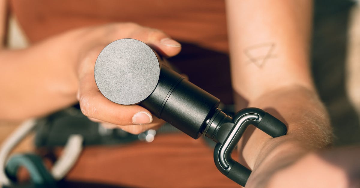 découvrez l'art des tatouages en relief, une tendance unique qui ajoute une dimension tactile à votre peau. explorez des designs captivants et personnalisés qui font ressortir votre individualité, tout en combinant esthétisme et originalité. transformez votre corps en une œuvre d'art tridimensionnelle.
