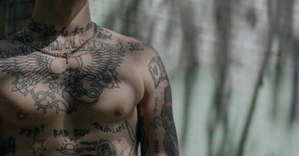 découvrez l'univers captivant des tatouages avec des designs uniques et des inspirations variées. que vous soyez novice ou passionné, trouvez l'artiste idéal pour exprimer votre personnalité à travers l'encre.