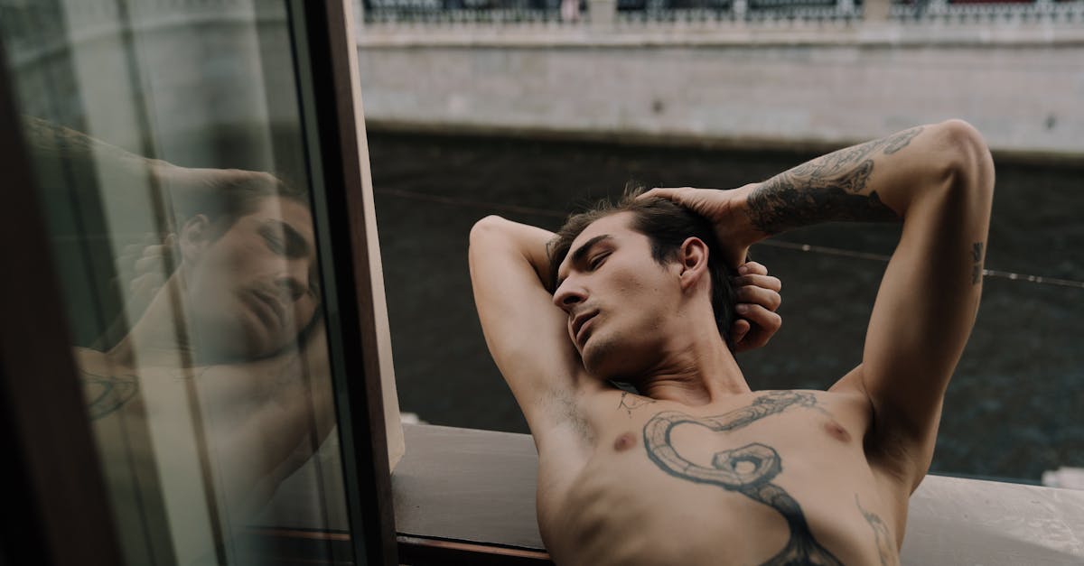 découvrez l'univers fascinant du tattoo : styles, significations, soins et tendances. que vous soyez un passionné ou un novice, explorez nos conseils et inspirations pour sublimer votre art corporel.