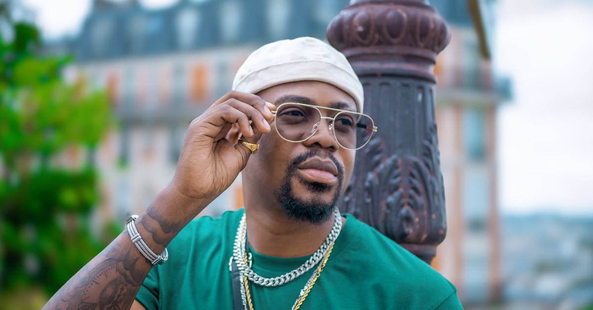 découvrez les dernières tendances en matière de tatouages ! explorez des styles innovants, des motifs populaires et des idées inspirantes pour votre prochain encre. que vous soyez novice ou passionné, restez à la pointe de la mode du tatouage.