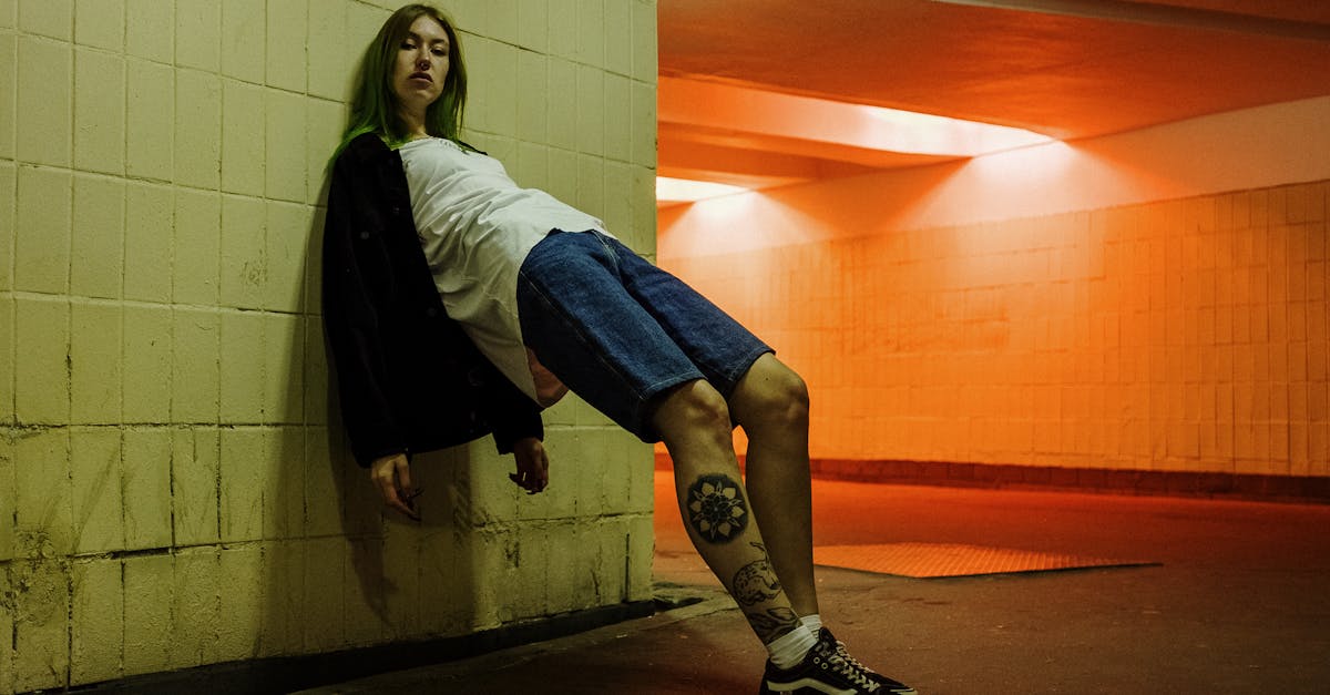 découvrez l'art du tatouage : styles, significations et conseils pour choisir le tattoo qui vous correspond. explorez notre galerie d'inspirations et plongez dans l'univers fascinant des tatouages.