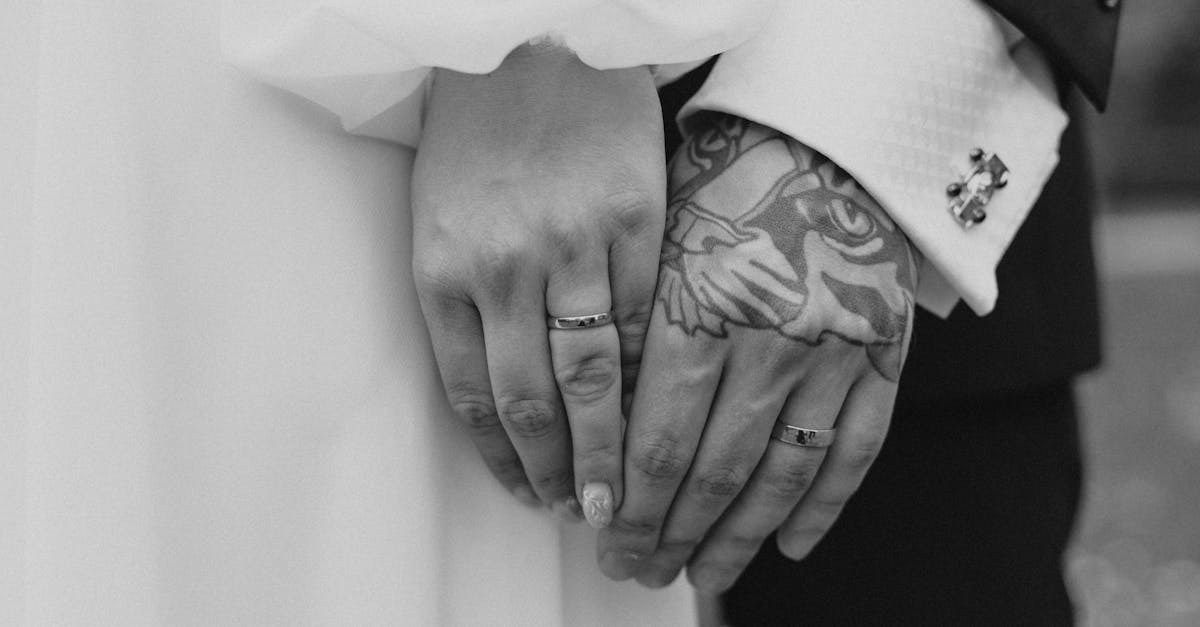 découvrez l'univers fascinant des tatouages de tigres, symboles de puissance et de courage. trouvez l'inspiration pour votre prochain art corporel avec des designs uniques et significatifs.