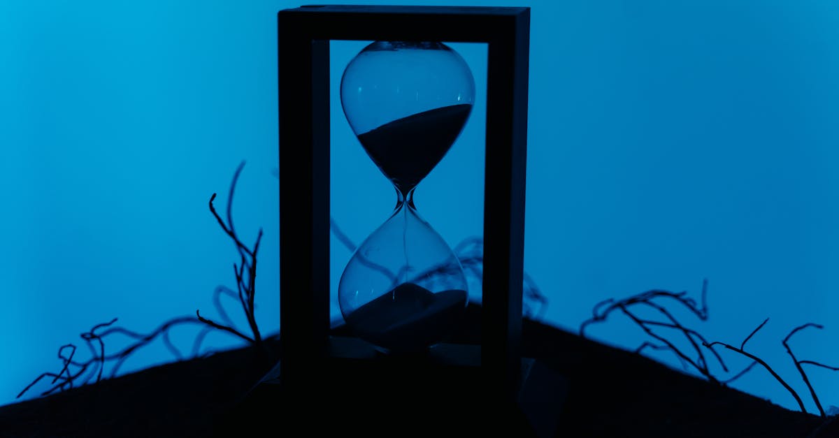 découvrez tout ce qu'il faut savoir sur le sablier : son histoire fascinante, ses utilisations modernes et ses différentes formes. trouvez le sablier idéal pour la décoration ou la gestion du temps.