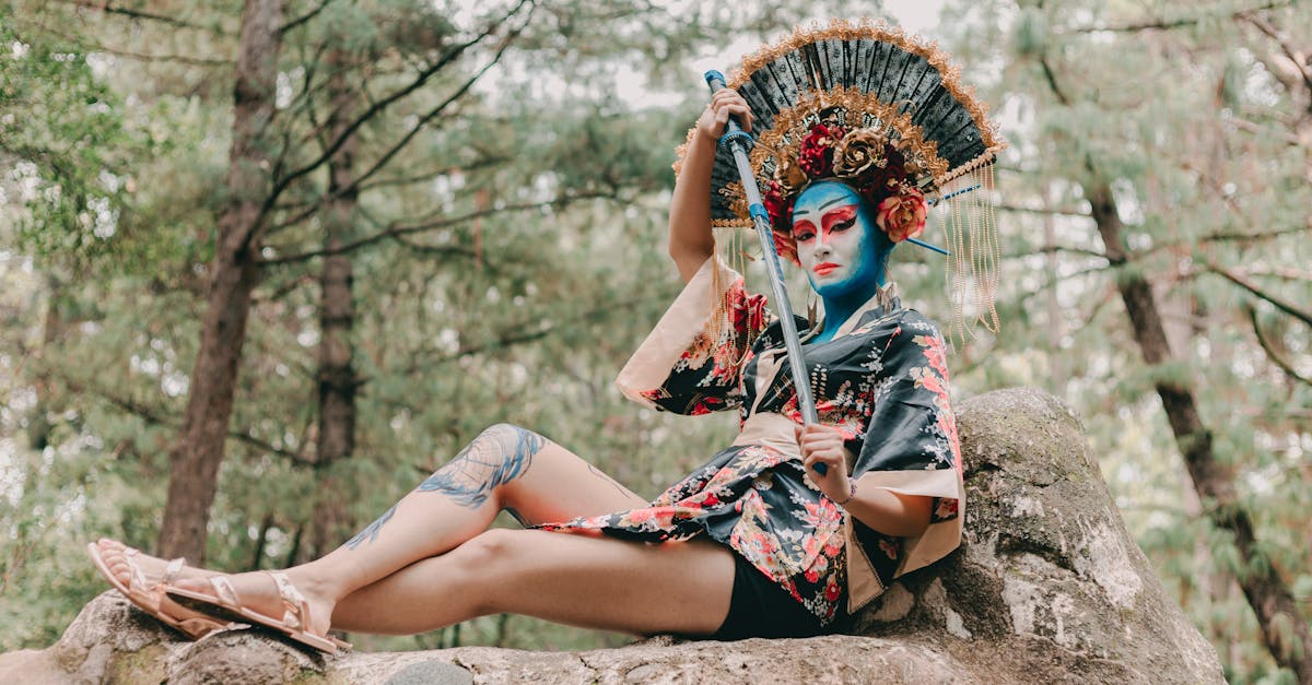 découvrez l'univers des tatouages ornementaux, des motifs raffinés inspirés de l'art décoratif pour sublimer votre peau avec élégance et originalité. inspirez-vous pour votre prochain tatouage !