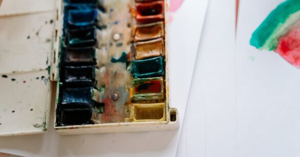 découvrez tout sur les pigments : leur histoire, leur utilisation dans l'art, la cosmétique et l'industrie, ainsi que les différentes catégories de pigments naturels et synthétiques.