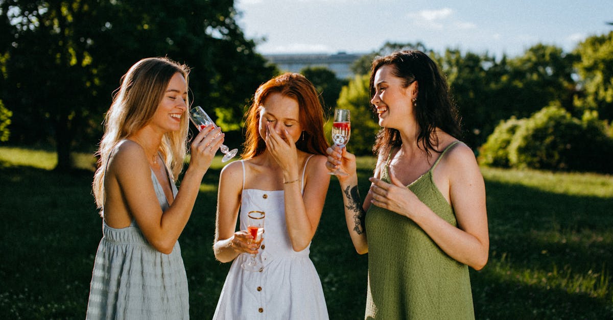 explorez l'art captivant du tatouage polynésien, une tradition riche en symbolisme et en histoire, qui reflète la culture et l'identité des îles du pacifique. découvrez les motifs uniques, leurs significations et l'importance de cette pratique ancestrale.