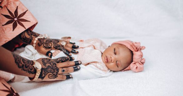 découvrez la signification profonde des tatouages de naissance, des idées de motifs uniques et des conseils pour immortaliser une date ou un moment précieux sur votre peau.