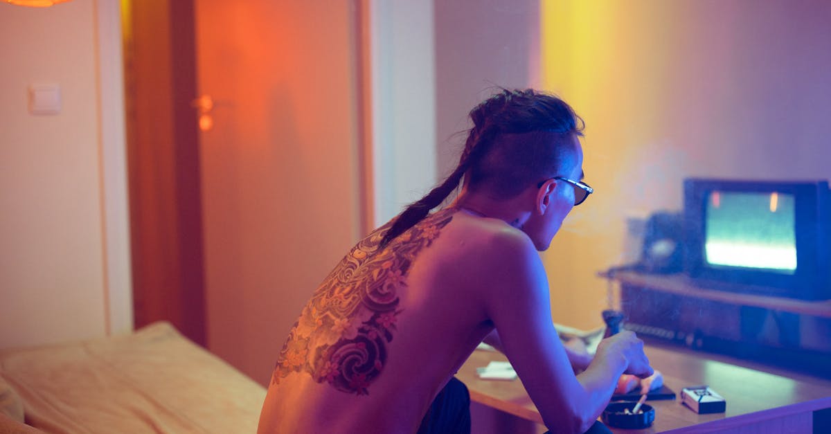 découvrez l’art fascinant du tatouage japonais : symboles, significations, motifs traditionnels et inspirations pour un tatouage unique et authentique.