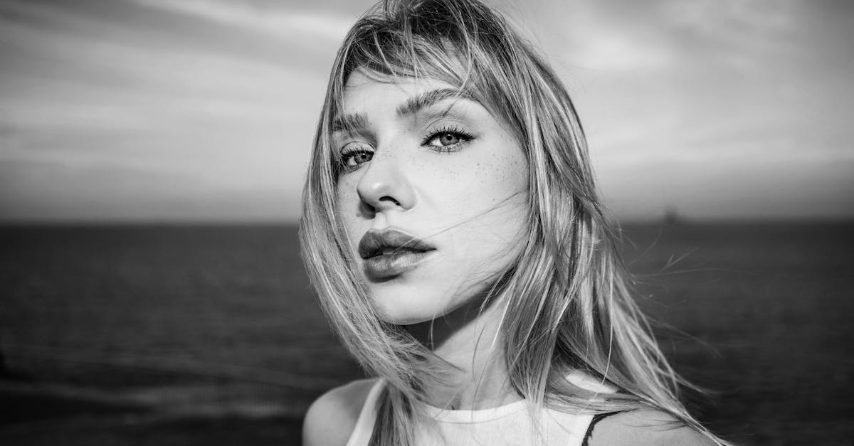 découvrez le tatouage photographie, une tendance artistique qui immortalise vos passions et vos souvenirs à travers des motifs inspirés de la photo. idéal pour les amateurs d'images uniques et de réalisations personnalisées.