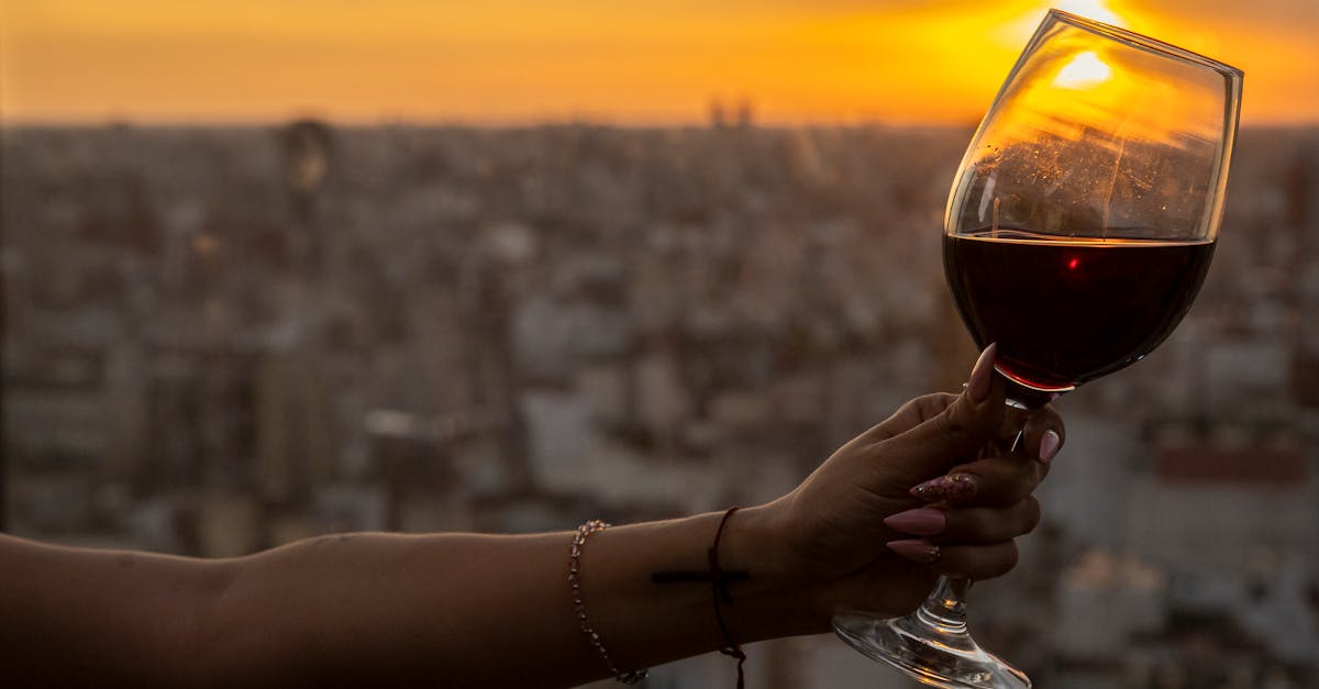 découvrez la signification et les inspirations derrière le tatouage serpent : symbolisme, idées de dessins et conseils pour choisir un snake tattoo unique et tendance.