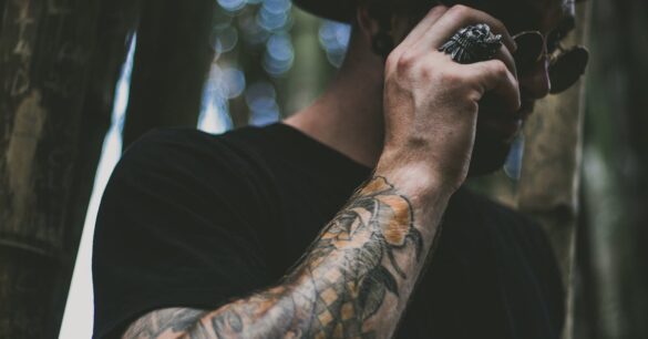 découvrez l'univers du tattoo : inspirations de tatouages, conseils pour choisir un motif, conseils d'entretien et adresses de salons réputés. tout savoir pour réussir votre prochain tatouage !