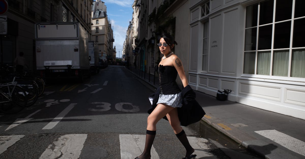 découvrez l'âge légal pour se faire tatouer en france en 2025, les conditions requises pour les mineurs et les règles à connaître avant de franchir le pas.