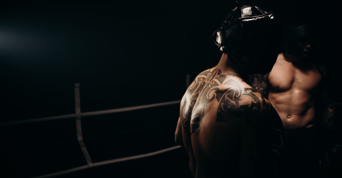 découvrez l'art du tatouage tribal : origines, significations et inspirations de motifs authentiques pour exprimer votre identité à travers des dessins symboliques et puissants.