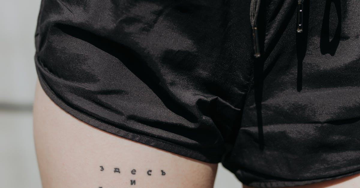 découvrez des idées et inspirations de tatouages lettering uniques pour exprimer votre style avec des lettres élégantes et personnalisées.