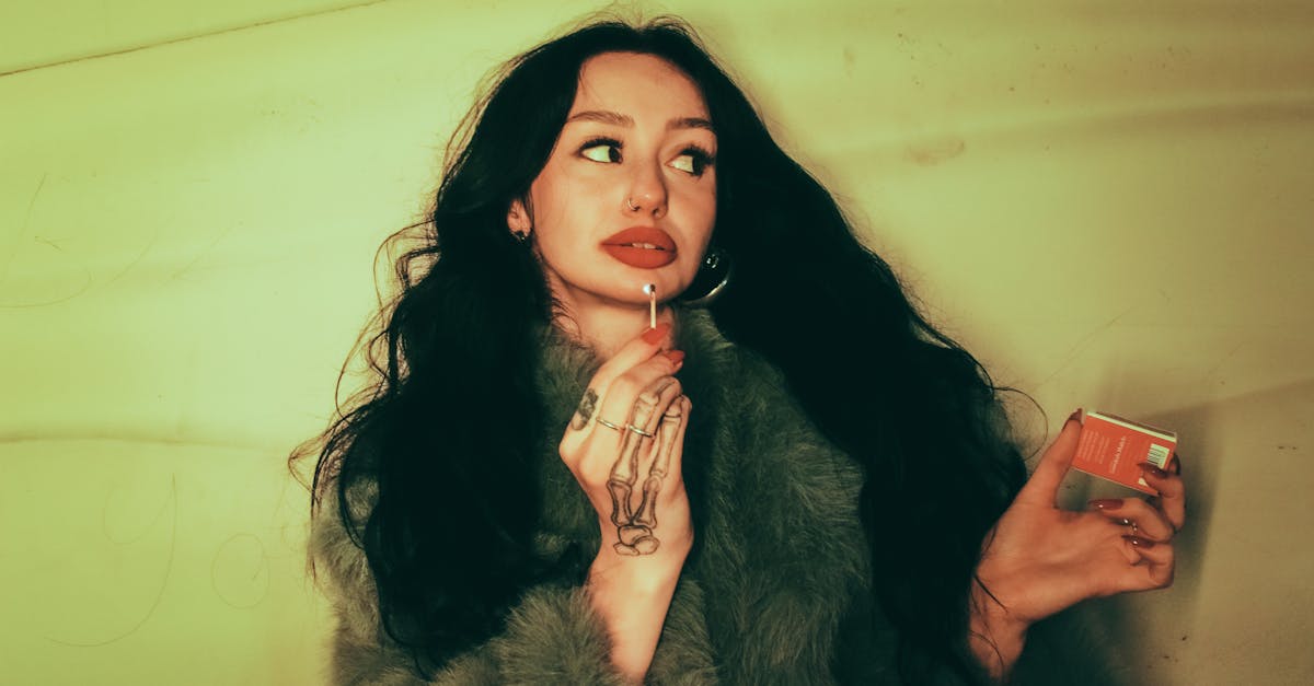 découvrez tout ce qu'il faut savoir sur la tarification des tatouages : facteurs de prix, conseils pour budgéter votre tatouage et astuces pour choisir le bon artiste selon votre budget.