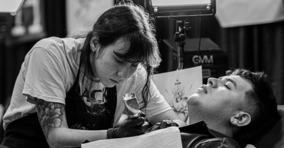 découvrez l'élégance des tatouages fine line : des motifs délicats et précis pour une expression artistique subtile et moderne.