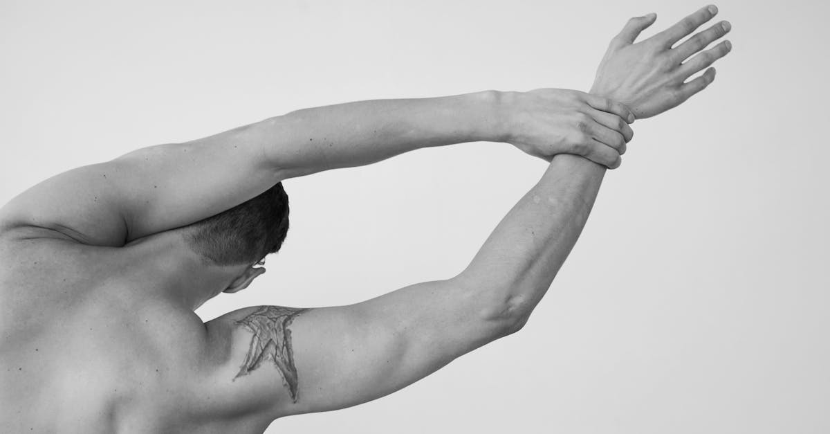 découvrez l'art des tatouages couvrant tout le corps, une expression audacieuse et unique de votre identité à travers des designs complets et personnalisés.