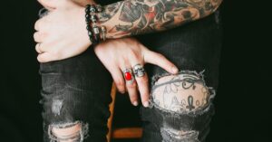 découvrez des idées uniques et inspirantes de tatouages de crâne, symbole de force et de mystère, pour exprimer votre style avec audace.