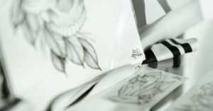 découvrez des idées uniques de tatouages de crâne, symboles de force et de mystère, pour un style audacieux et intemporel.