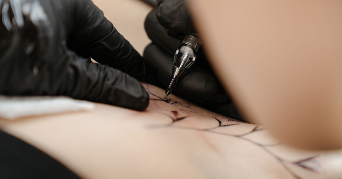 découvrez notre encre de tatouage de haute qualité, idéale pour des dessins précis et durables, adaptée à tous les styles et types de peau.